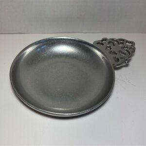 RWP Wilton Columbia, PA Porringer Bowl 5.75”
Backstamp MCMLXXVI VTG Trinket Dish